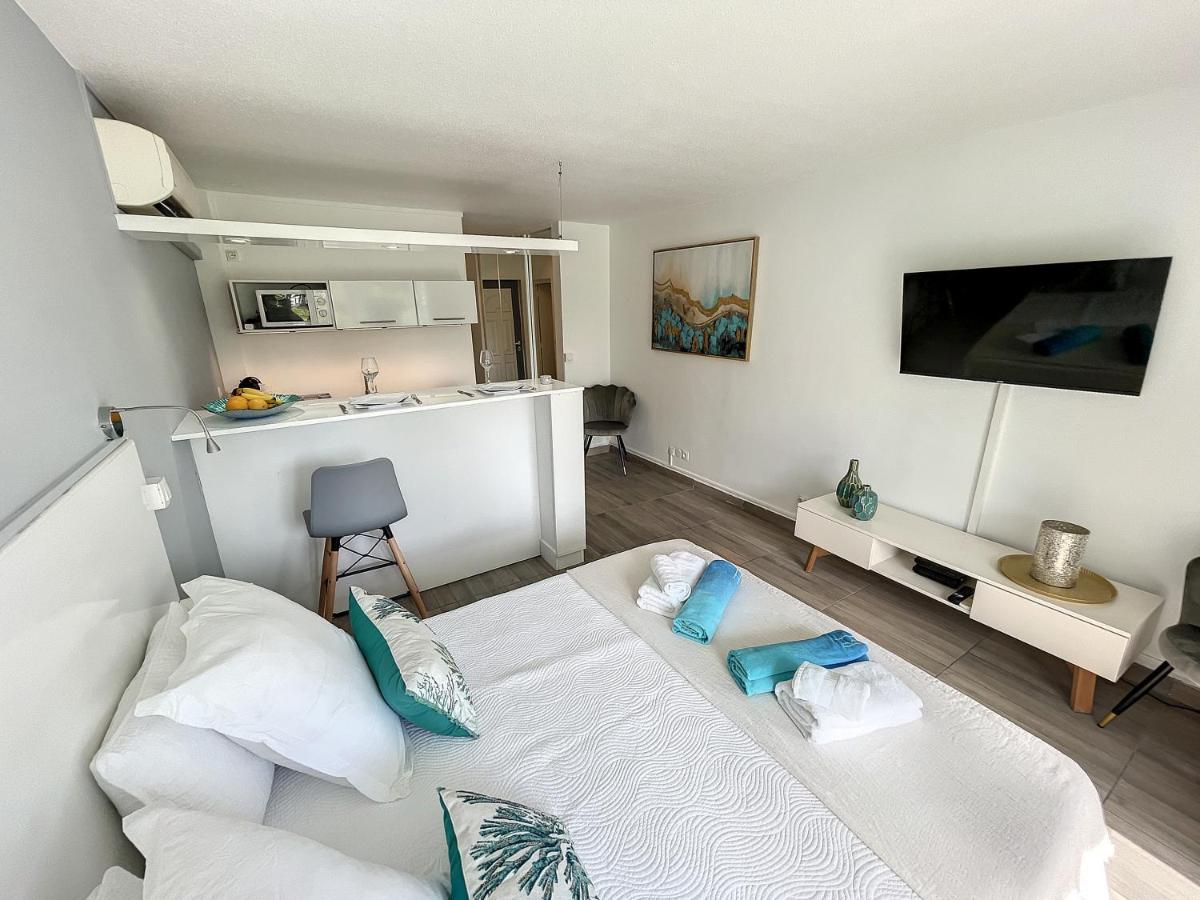 Blue Paradise Studio Avec Acces Privatif Plage Ле Госие Екстериор снимка